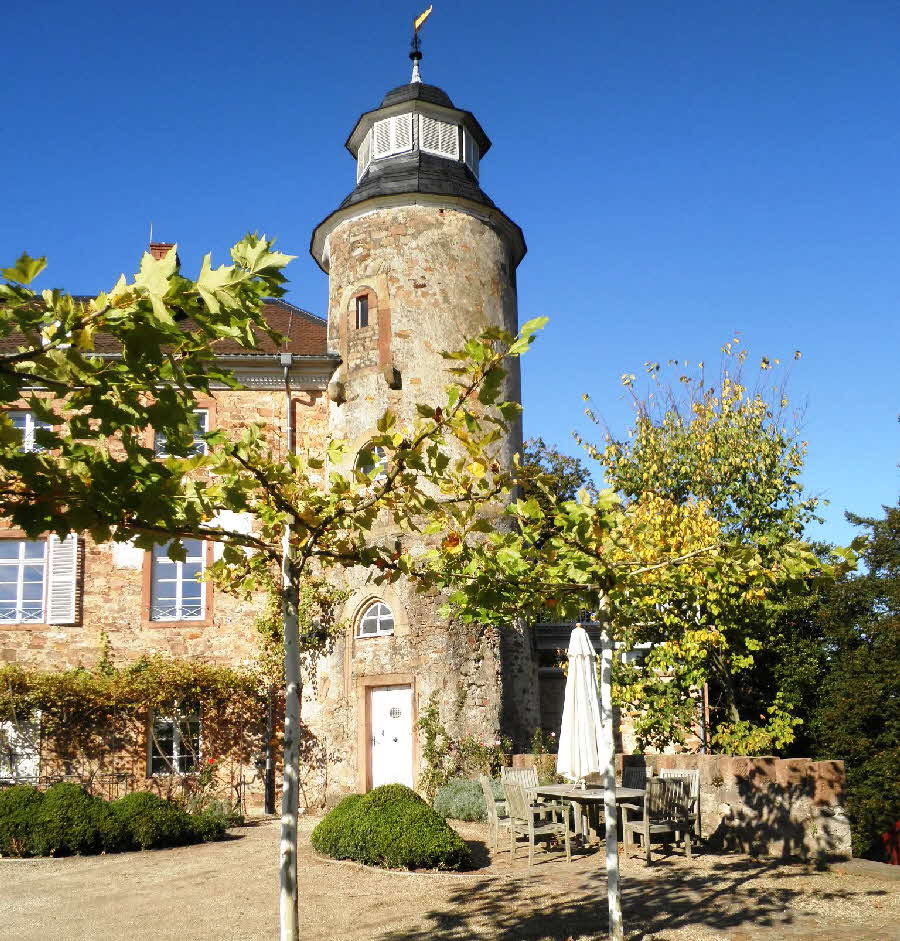 Schlosshof und Turm
